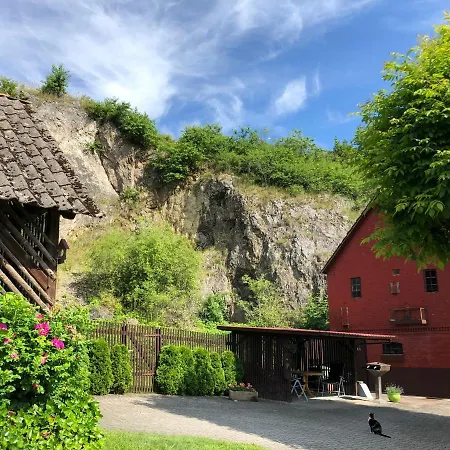 Ferienwohnung Unterm Stein * Alheim